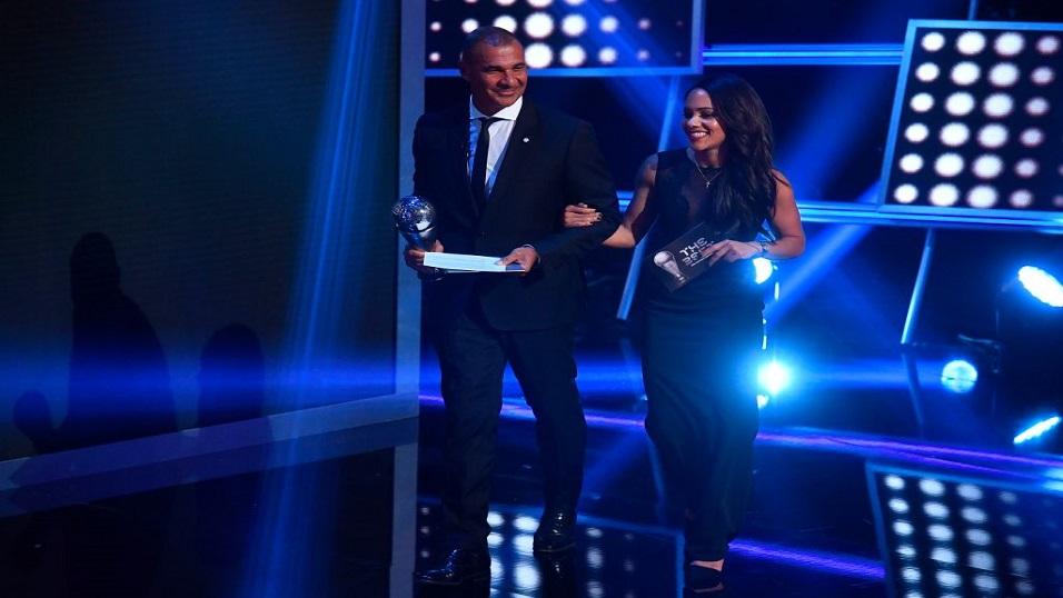 Alex Scott with Ruud Gullit